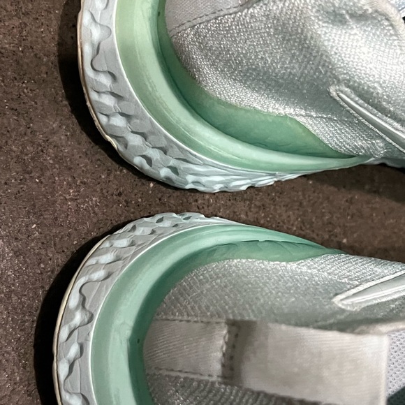 Nike - Picture 7 of 9